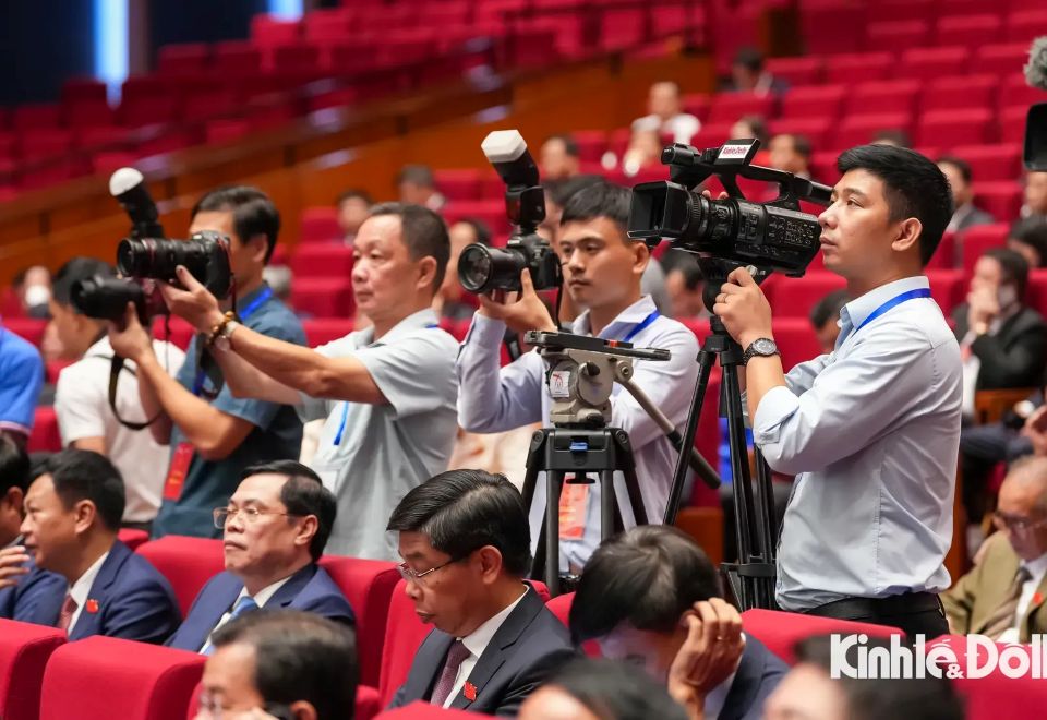 Dự án Luật Báo chí (sửa đổi): Cần thiết bổ sung quy định về xây dựng mô hình báo chí chủ lực đa phương tiện tại Hà Nội và TP Hồ Chí Minh