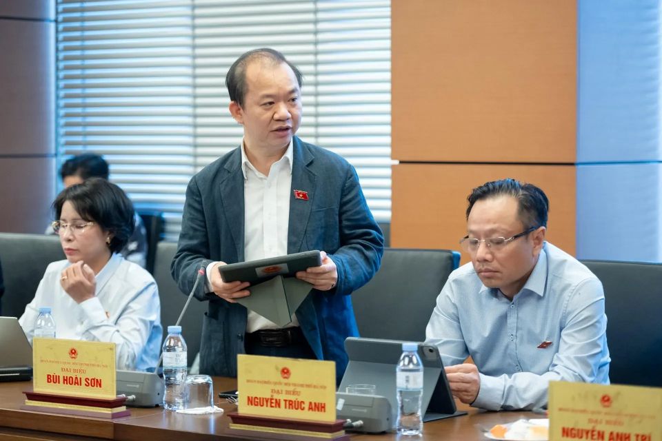 Dự án Luật Báo chí (sửa đổi): Cần thiết bổ sung quy định về xây dựng mô hình báo chí chủ lực đa phương tiện tại Hà Nội và TP Hồ Chí Minh