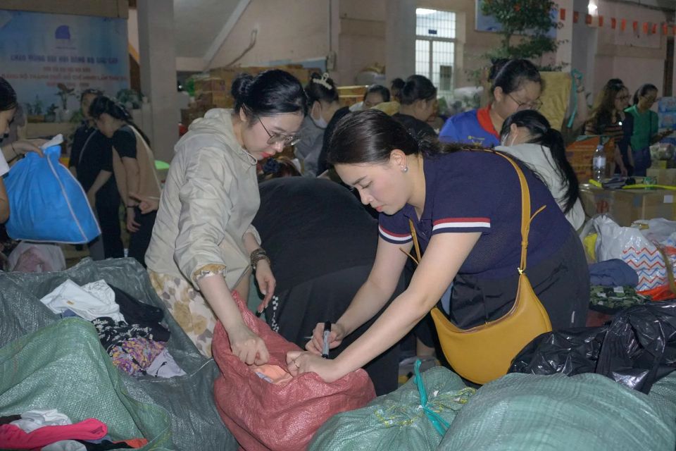 TP Hồ Chí Minh hỗ trợ Đắk Lắk 500 tấn hàng, 10 tỷ đồng và các bếp ăn