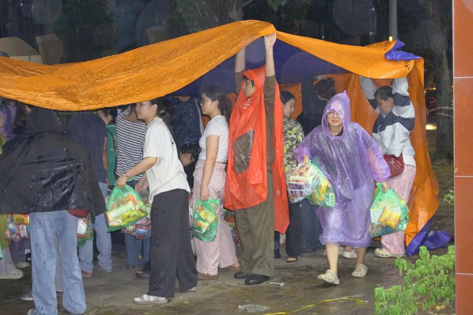 TP Hồ Chí Minh hỗ trợ Đắk Lắk 500 tấn hàng, 10 tỷ đồng và các bếp ăn