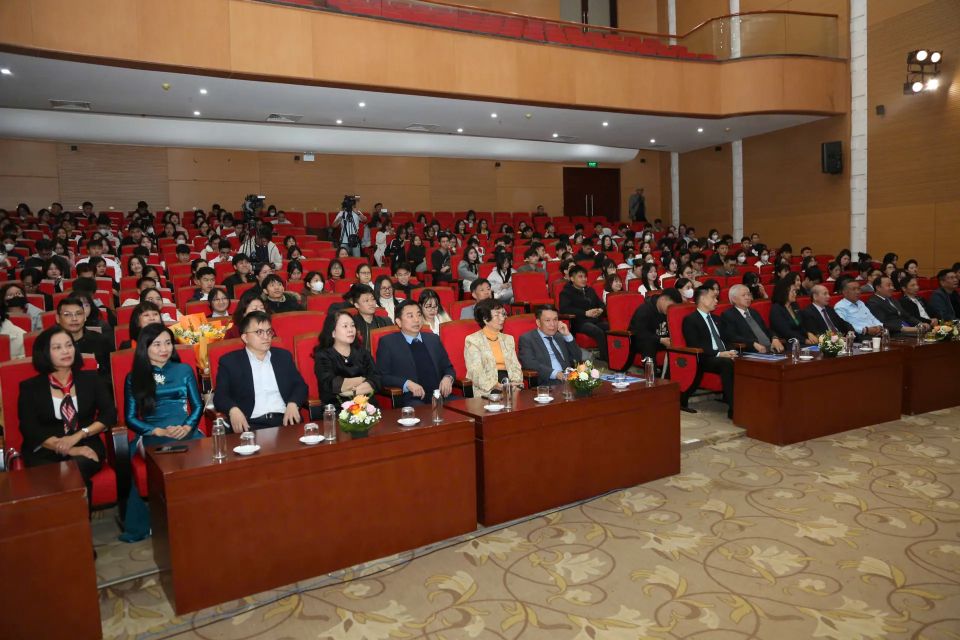 Trao giải cuộc thi "Những cống hiến thầm lặng" 2025: Mỗi bài viết là một thông điệp nhân ái