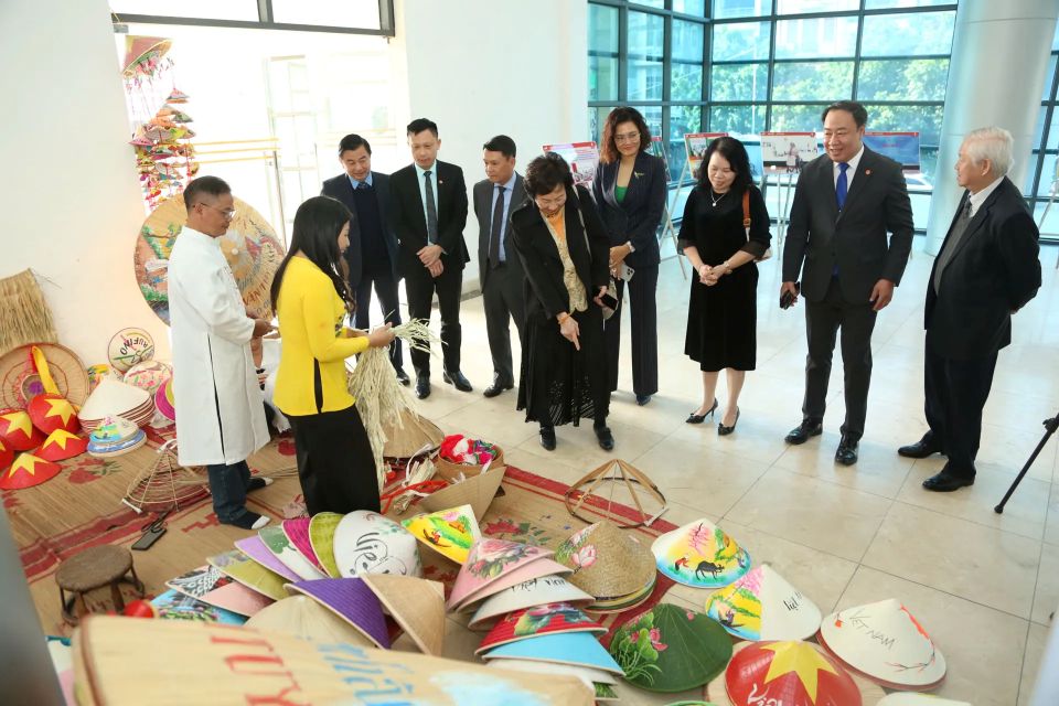 Trao giải cuộc thi "Những cống hiến thầm lặng" 2025: Mỗi bài viết là một thông điệp nhân ái