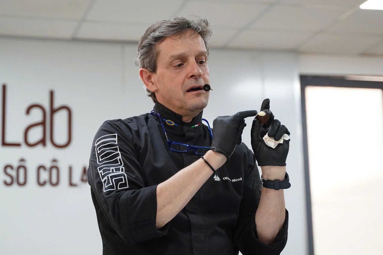 Chuyên gia Pháp và công nghệ của TIM Corp biến cacao Việt thành "vàng nâu"