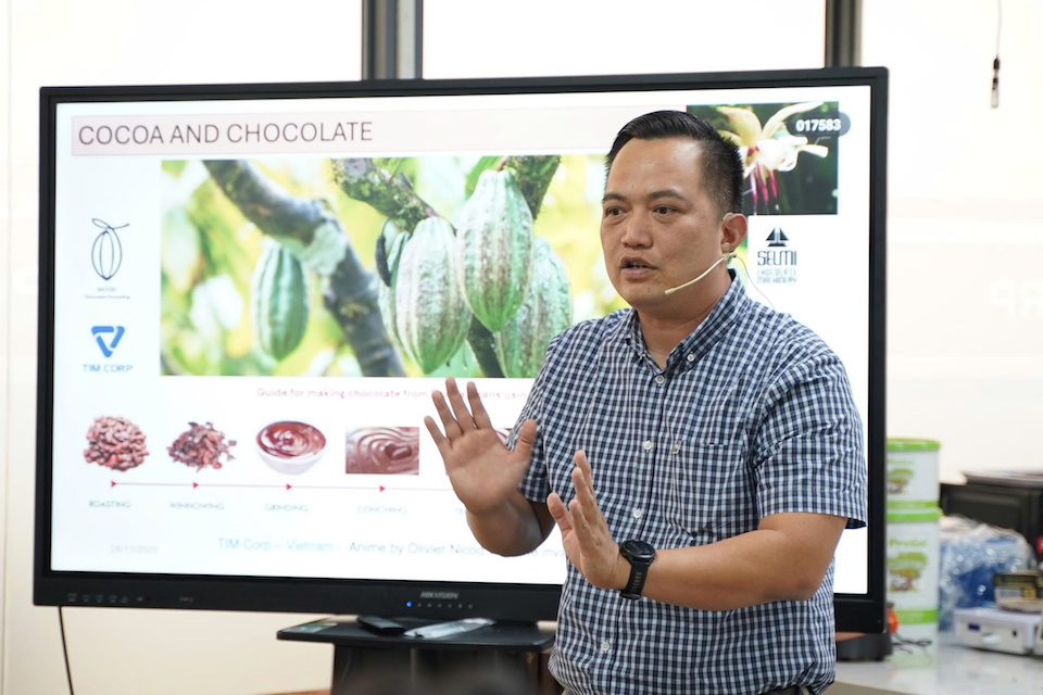Chuyên gia Pháp và công nghệ của TIM Corp biến cacao Việt thành "vàng nâu"
