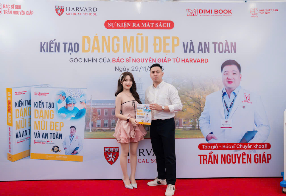 Bác sĩ "Harvard" Trần Nguyên Giáp ra mắt sách nâng mũi: Mã QR, Plasma định hình an toàn mới