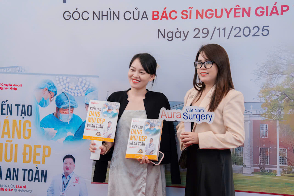 Bác sĩ "Harvard" Trần Nguyên Giáp ra mắt sách nâng mũi: Mã QR, Plasma định hình an toàn mới