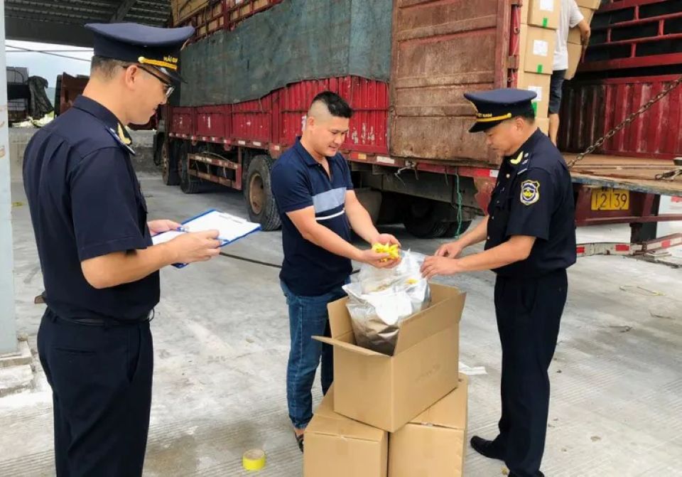 Vẫn “nóng” cuộc chiến chống hàng lậu, hàng giả dịp cuối năm