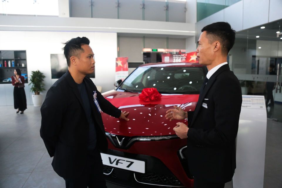 Lập kỷ lục với xưởng dịch vụ thứ 350, VinFast nhận “mưa lời khen” về mạng lưới hậu mãi khủng nhất Việt Nam