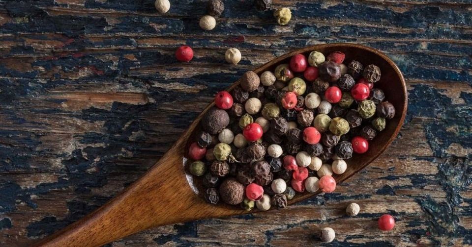 Giá nông sản ngày 6/12/2025: Cà phê và hồ tiêu cùng giảm