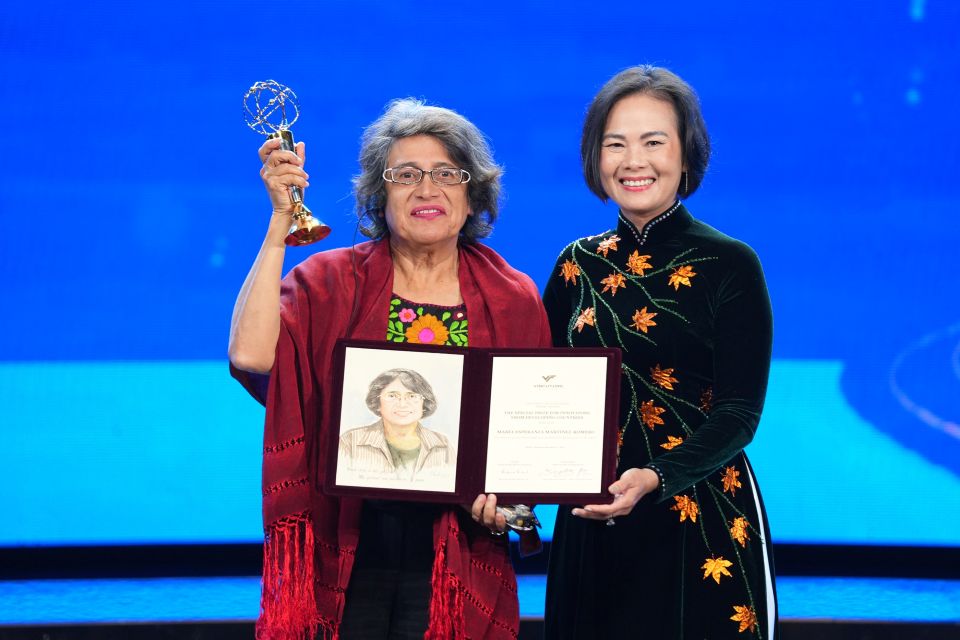 VinFuture 2025- Vinh danh 4 công trình khoa học " cùng vươn mình - cùng thịnh vượng"