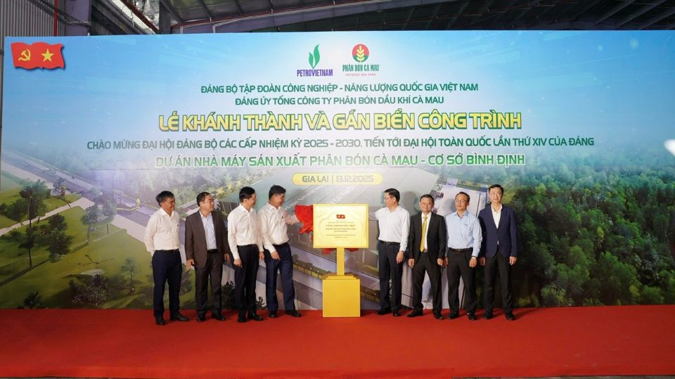 Khánh thành và gắn biển nhà máy sản xuất phân bón Cà Mau – Cơ sở Bình Định