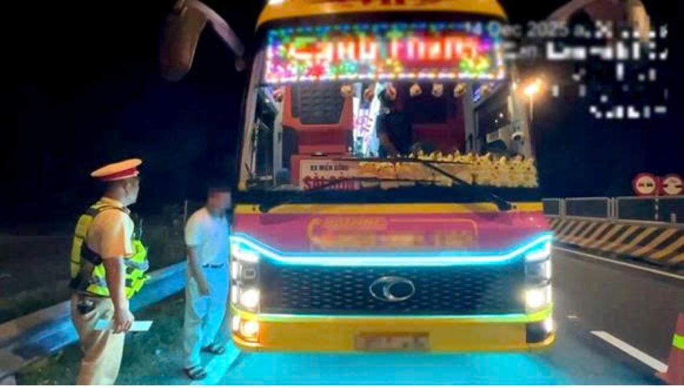 Cục CSGT phát hiện nhiều vi phạm nghiêm trọng của xe khách giường nằm trên các tuyến cao tốc