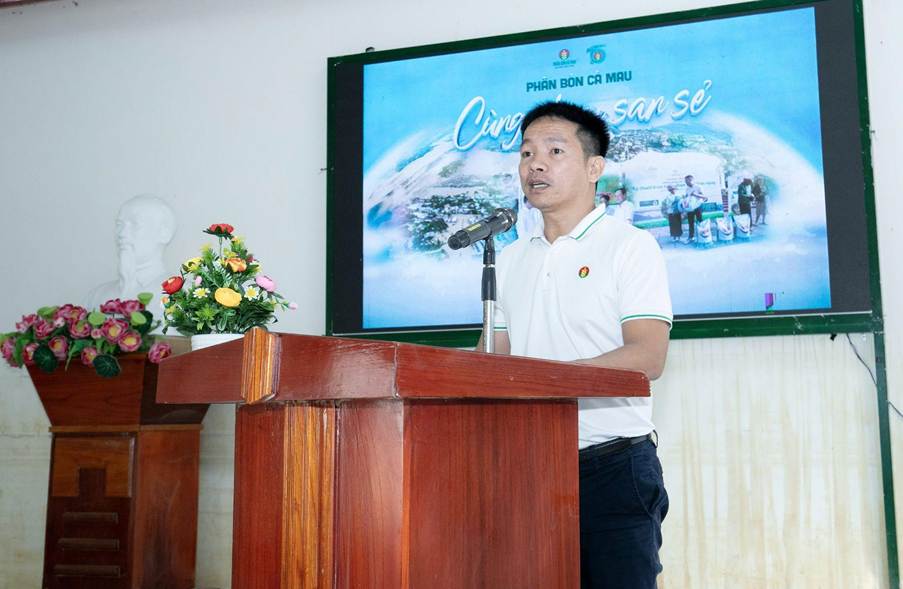 Phân Bón Cà Mau hỗ trợ bà con Khánh Hòa khắc phục khó khăn sau mưa lũ