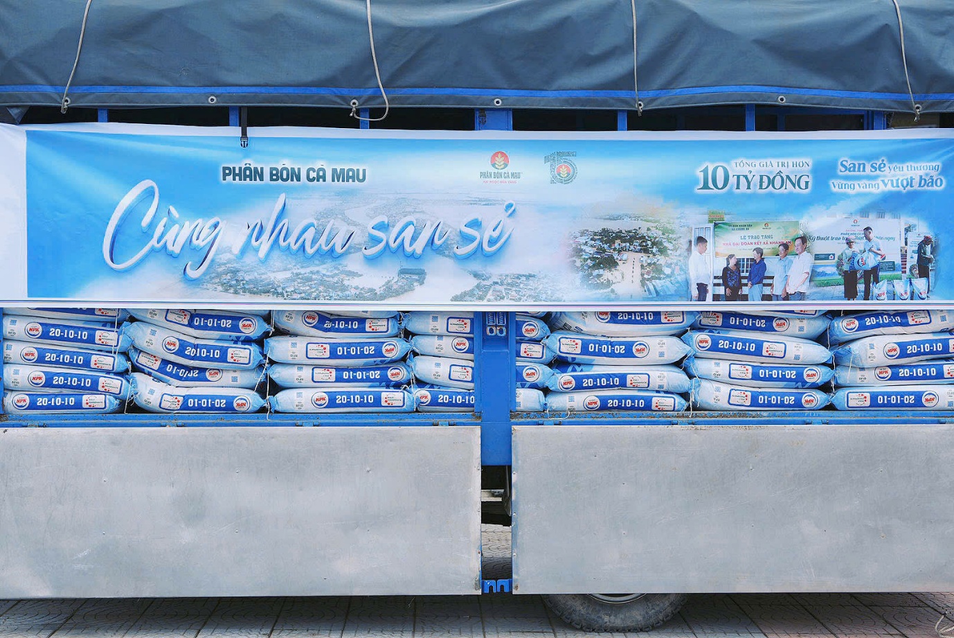 Phân bón Cà Mau đồng hành cùng Kim Trà (Huế) hồi phục sau 4 đợt ngập lụt