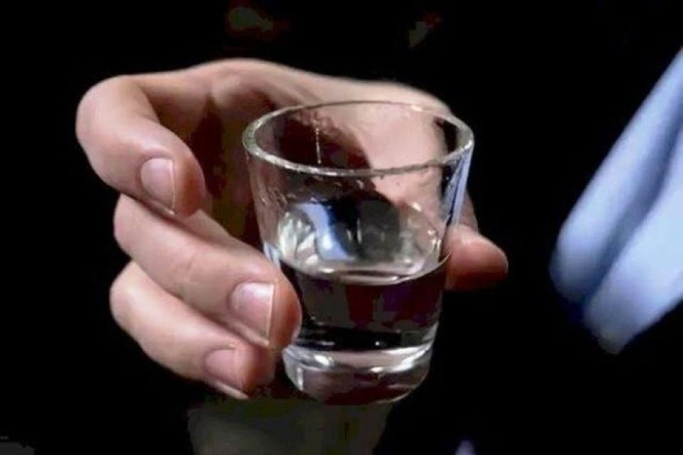 Bộ Y tế yêu cầu dừng lưu thông khẩn cấp loại rượu gây chết người tại Hải Phòng