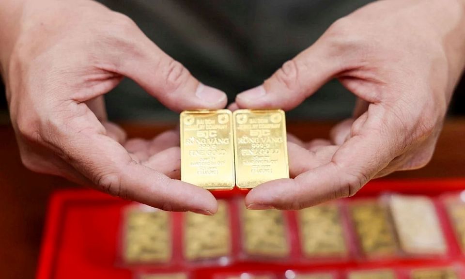 Giá vàng ngày 24/12/2025: SJC áp sát mốc 160 triệu đồng/lượng