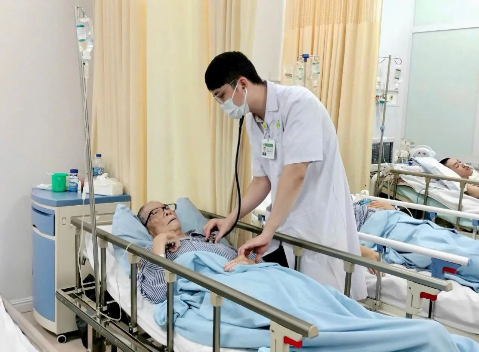 Kiến nghị xem xét hộ khó khăn được hỗ trợ đóng bảo hiểm y tế