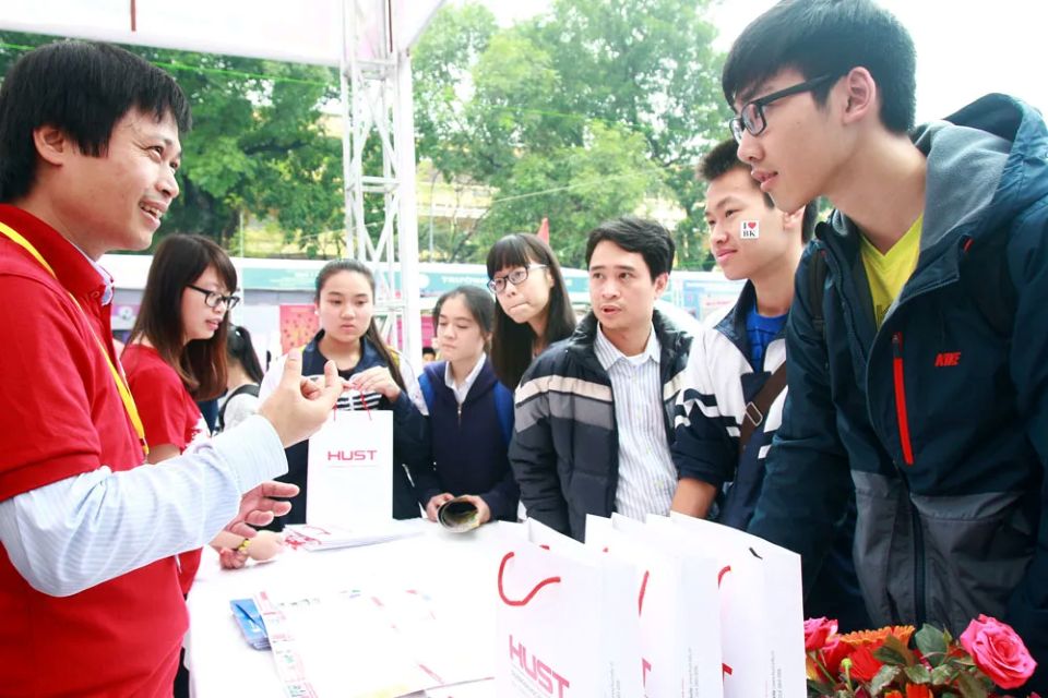 Hướng đến chuẩn hóa trong tuyển sinh đại học