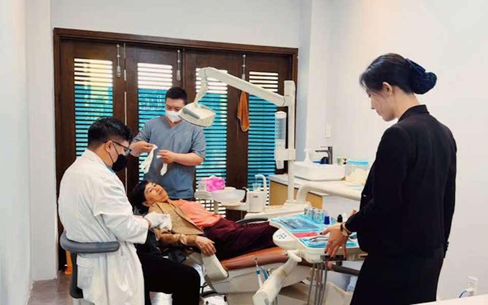 Phạt gần 100 triệu đồng cá nhân "phớt lờ" lệnh đình chỉ, tiếp tục hành nghề y trái phép