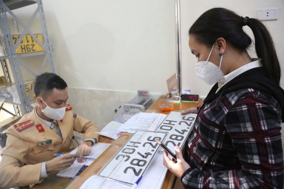 Lệ phí đăng ký xe đồng loạt giảm 30%: Ai là người hưởng lợi nhiều nhất?