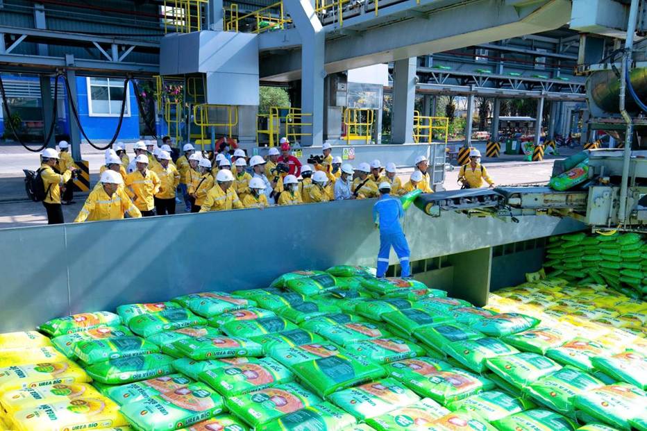 Nhà máy Đạm Cà Mau chạm mốc 12 triệu tấn Urea 