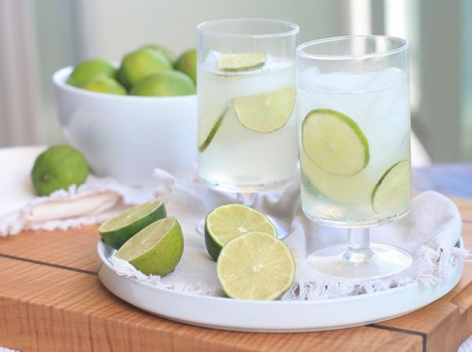 Bí kíp giải rượu nhanh, bảo vệ dạ dày trong mùa tiệc tùng cuối năm