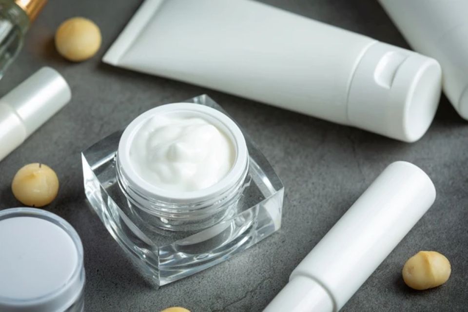 Danh sách 8 loại mỹ phẩm bị thu hồi vì chứa Miconazole