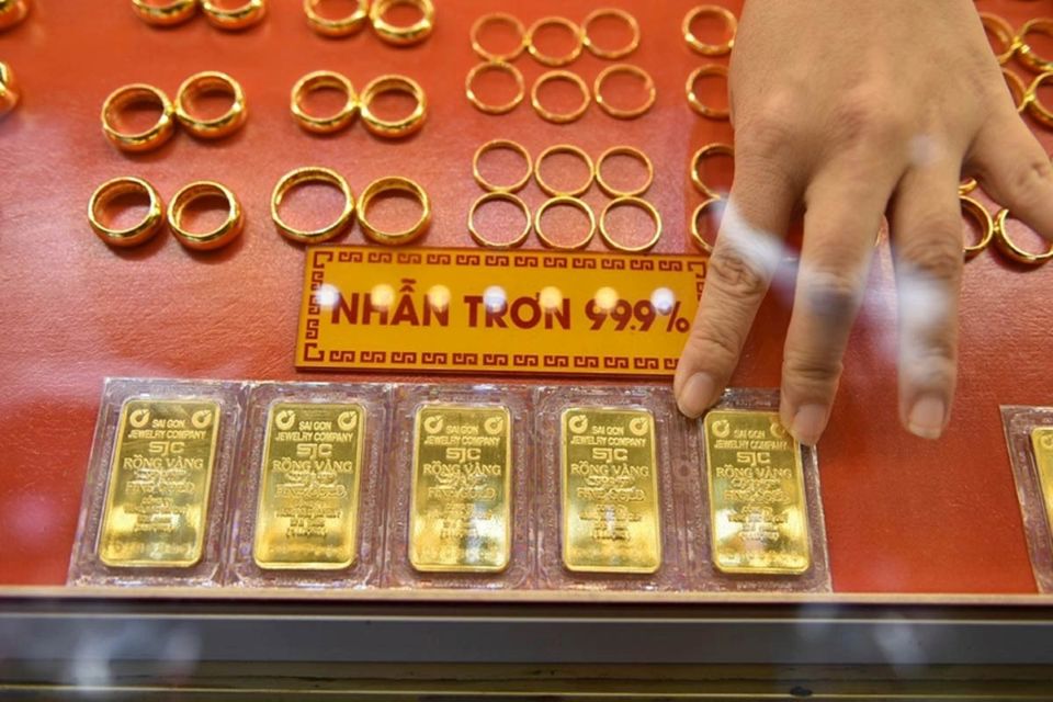 Giá vàng ngày 15/1/2026: Vàng thế giới và trong nước đồng loạt lập đỉnh mới