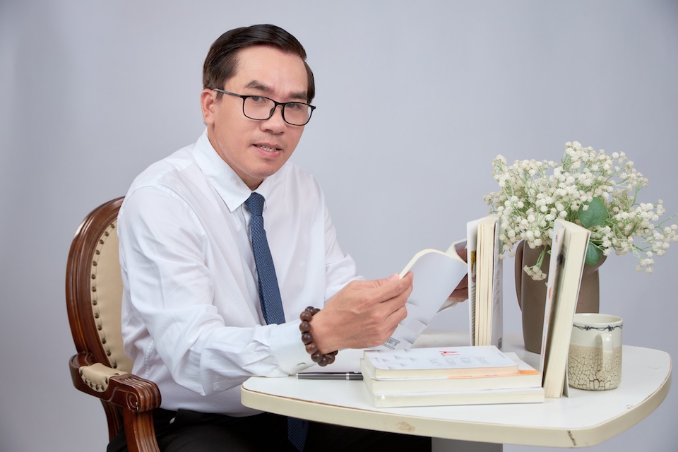 “Gió ngược” – Hành trình 30 năm dấn thân và những chiêm nghiệm về cuộc đời của tác giả Phạm Sông Thu