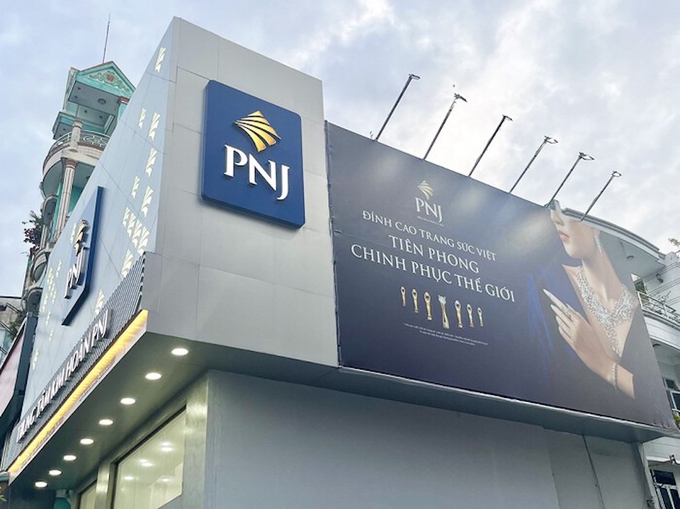 Nghịch lý tại PNJ: Doanh thu vàng 24K "bốc hơi" 43%, vì sao lợi nhuận vẫn lập đỉnh lịch sử?