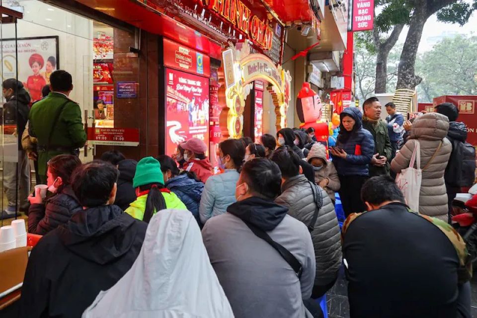 Giá vàng rớt sâu khỏi đỉnh: Bài học lỗ kép