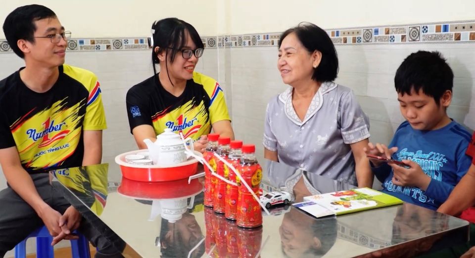 “Cùng con đi tiếp cuộc đời”: Tân Hiệp Phát bền bỉ mang Tết ấm đến những mái nhà đặc biệt