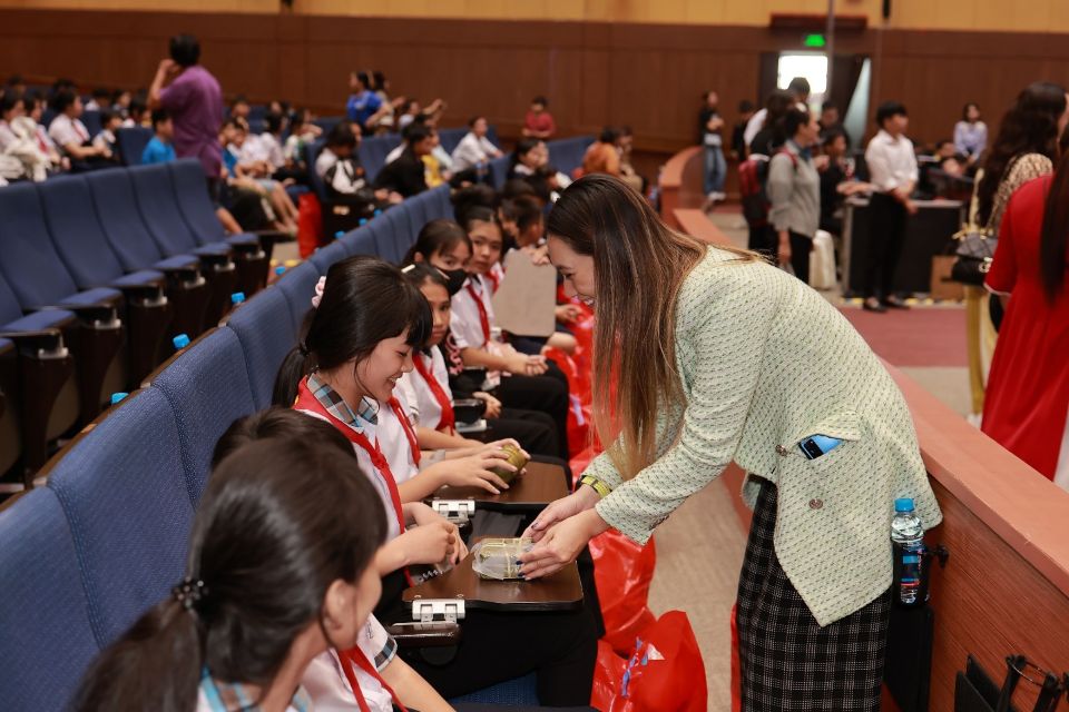 Gieo mầm yêu thương, ươm xuân cho hàng ngàn trẻ em