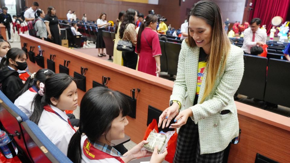 Gieo mầm yêu thương, ươm xuân cho hàng ngàn trẻ em