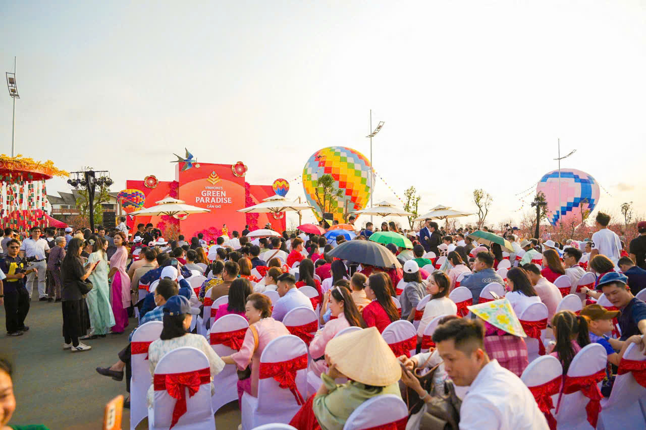 Ngắm khinh khí cầu, check-in mai cổ thụ 150 tuổi: Trải nghiệm Tết "có một không hai" tại Cần Giờ