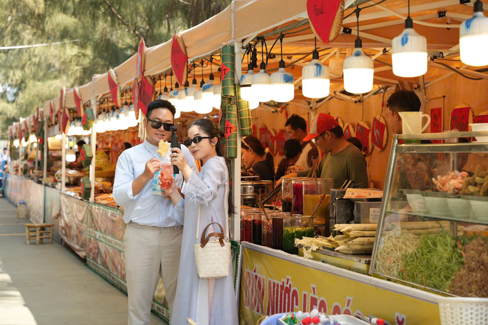 Ngắm khinh khí cầu, check-in mai cổ thụ 150 tuổi: Trải nghiệm Tết "có một không hai" tại Cần Giờ