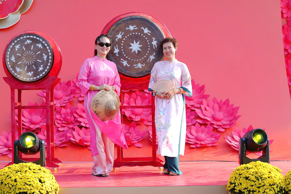 Ngắm khinh khí cầu, check-in mai cổ thụ 150 tuổi: Trải nghiệm Tết "có một không hai" tại Cần Giờ