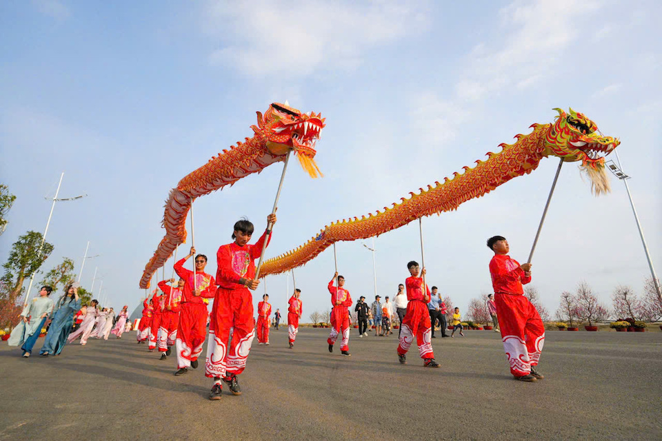Ngắm khinh khí cầu, check-in mai cổ thụ 150 tuổi: Trải nghiệm Tết "có một không hai" tại Cần Giờ
