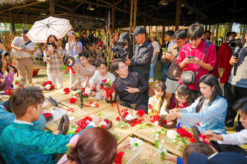 Ngắm khinh khí cầu, check-in mai cổ thụ 150 tuổi: Trải nghiệm Tết "có một không hai" tại Cần Giờ