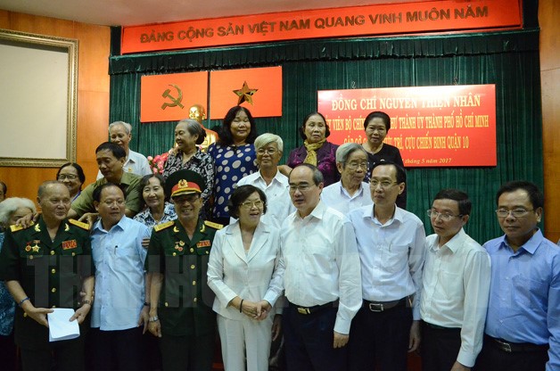 Bí thư Thành ủy TPHCM Nguyễn Thiện Nhân đã gặp gỡ cán bộ hưu trí, cựu chiến binh Quận 10