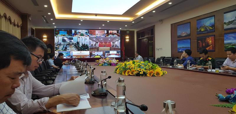Ban Chỉ huy Phòng chống thiên tai và Tìm kiếm cứu nạn tỉnh Quảng Trị báo cáo với Phó Thủ tướng Lê Văn Thành tại cuộc họp lúc 0 giờ ngày 28/9.  
