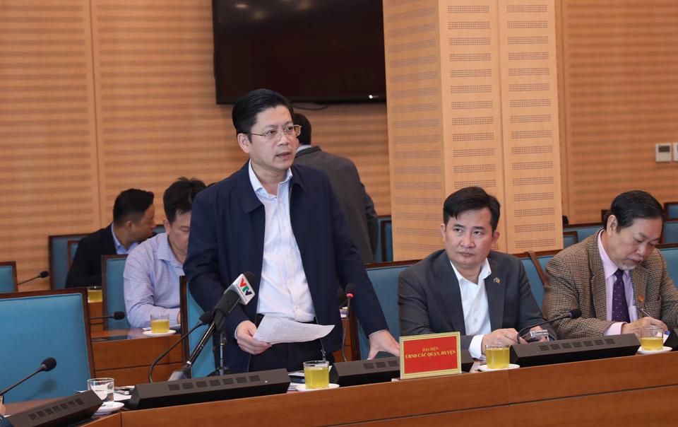 Trưởng phòng TN&MT quận Hoàng Mai Nguyễn Đức Thọ góp ý tại Hội nghị.