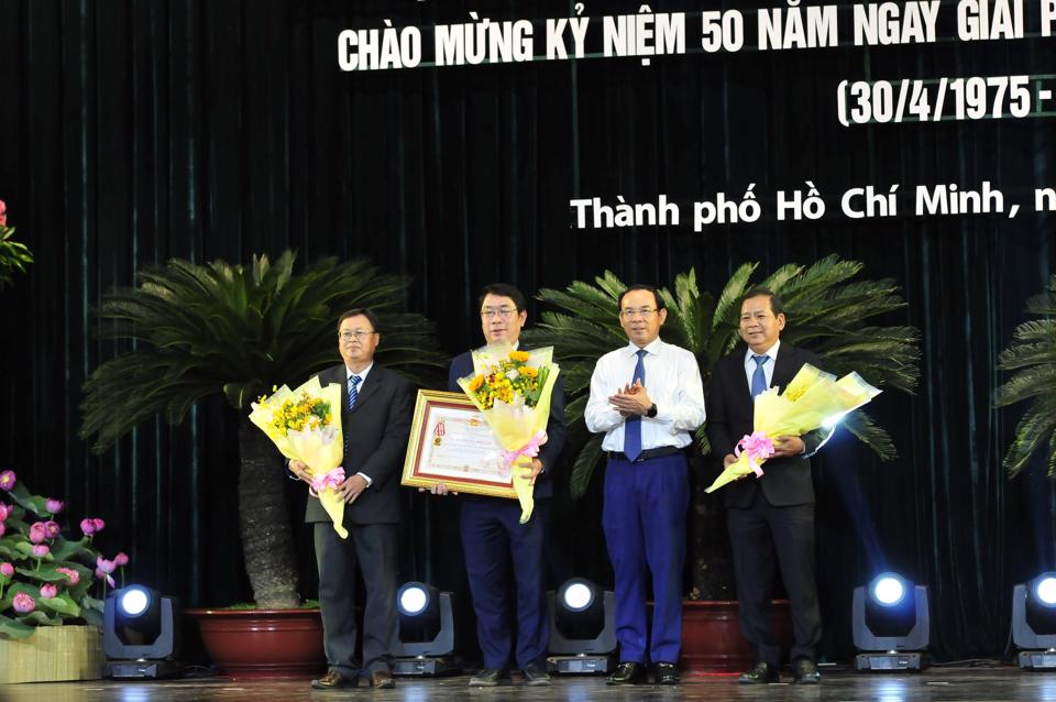 Sở Nông nghiệp và Phát triển Nông thôn TP Hồ Chí Minh vinh dự được tặng thưởng Huân chương Độc lập Hạng Nhất.