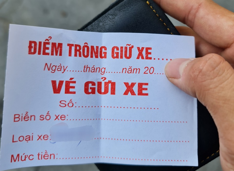 Vé xe in sơ sài không có thông tin về đơn vị trông giữ.