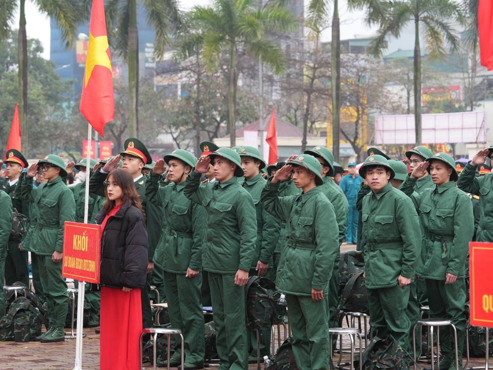 74 thanh niên quận Ba Đình nhập ngũ. Ảnh: Thuỷ TIên